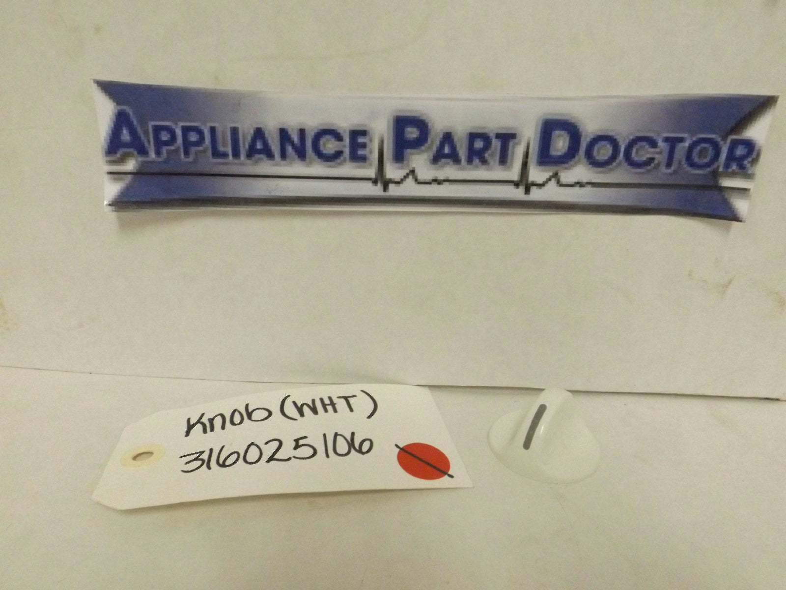KENMORE FRIGIDAIRE STOVE 316025106 KNOB (WHT) USED KENMORE FRIGIDAIRE STOVE 316025106 KNOB (WHT) USED